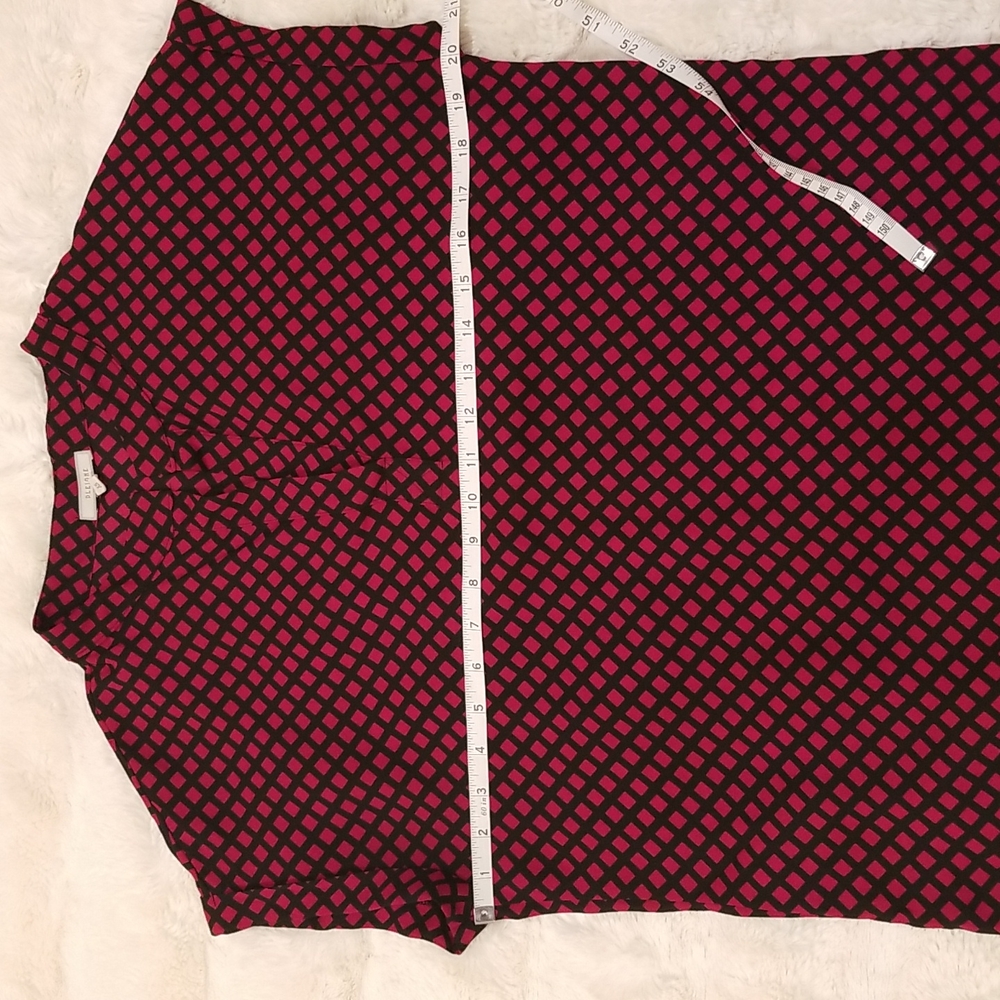 Pleione Short Sleeve Blouse with red pattern, size XS - Picture 9 of 13